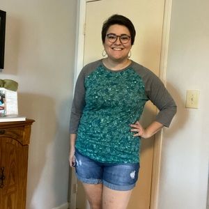 *3/$30* | Teal Feathers LuLaRoe Randy T